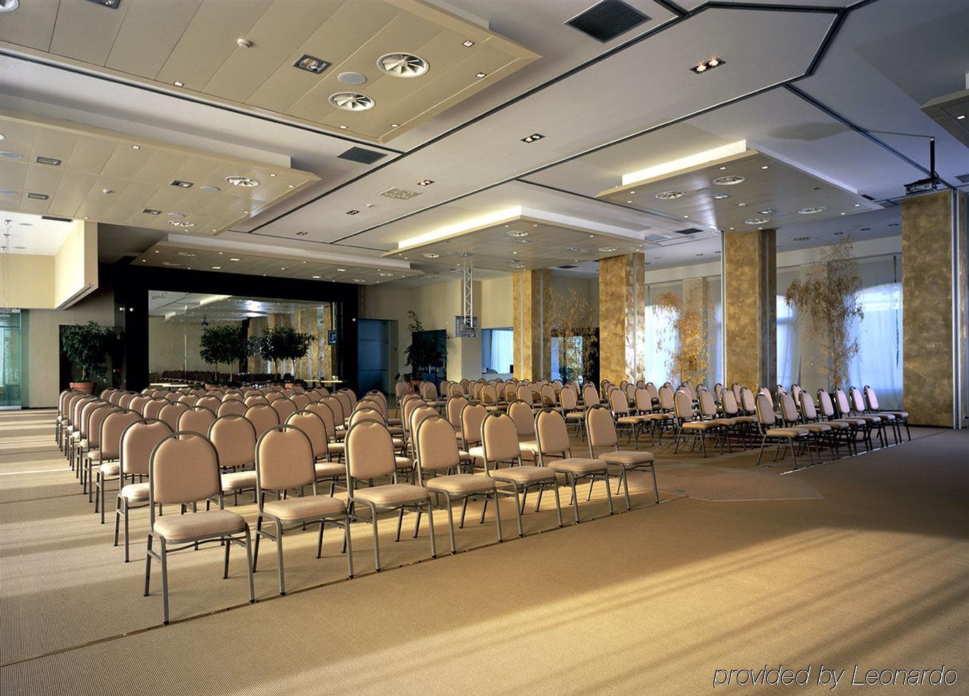 Cosmo Palace 4*